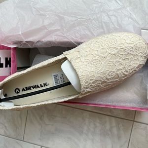 NEW - never been worn, casual lace flats.